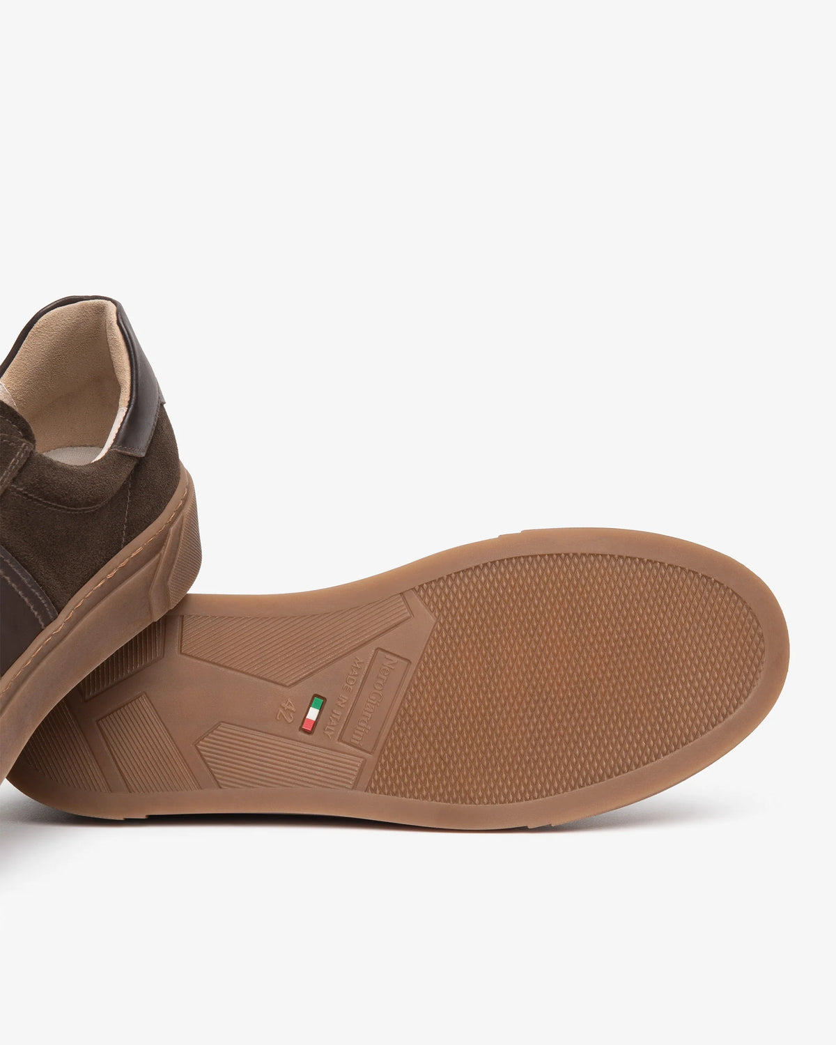 Sneaker in camoscio e pelle I601360U Moro