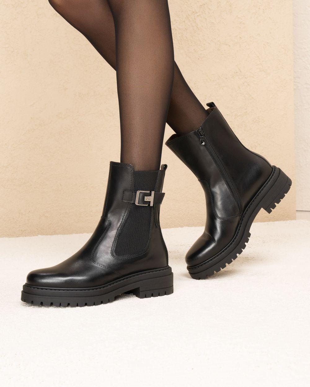 Stivaletti con fibbia laterale I514830D Nero