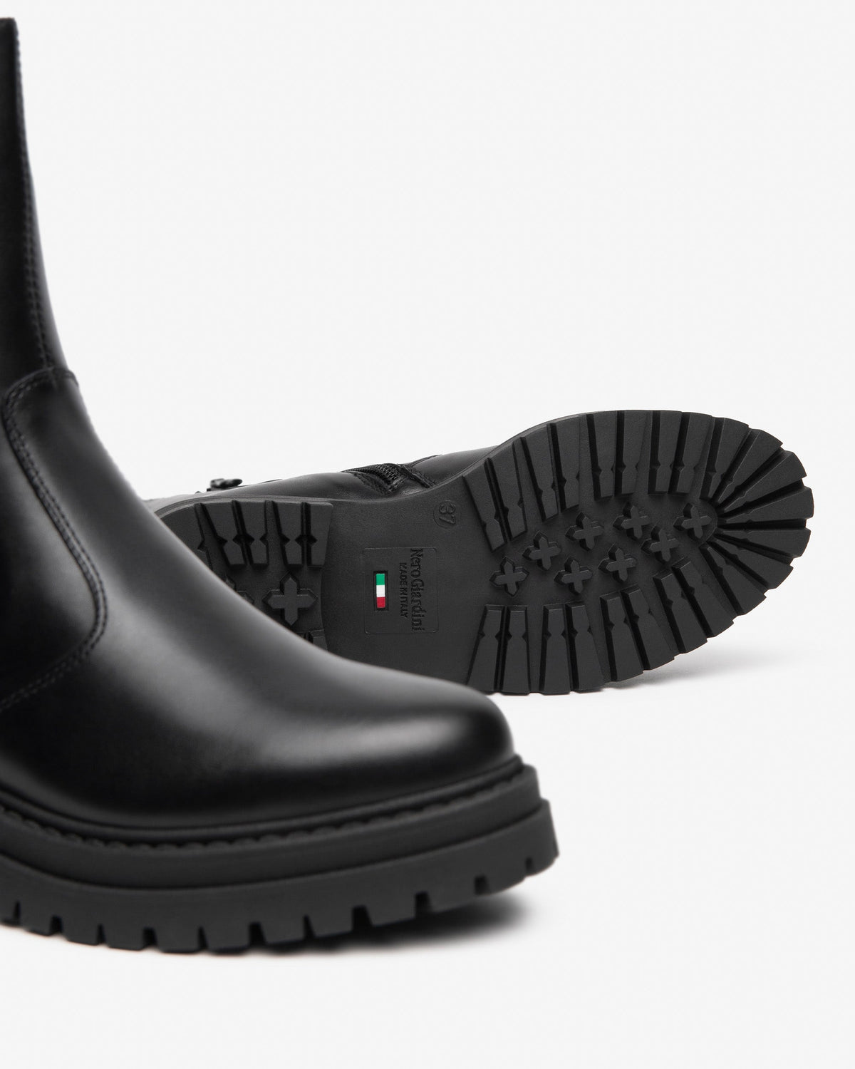 Stivaletti con fibbia nero I618020D