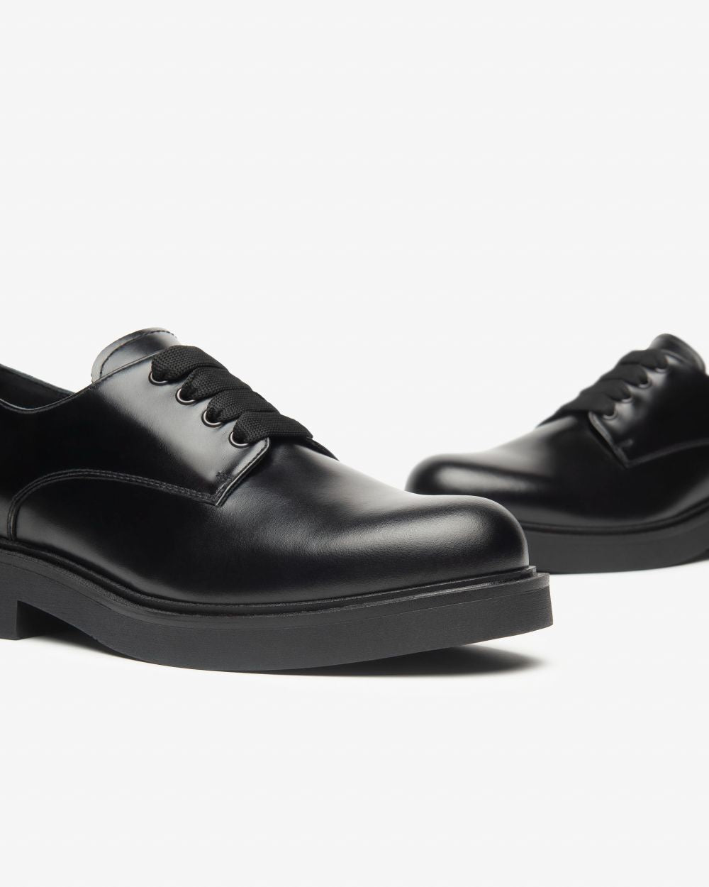 Derby abrasivato nero