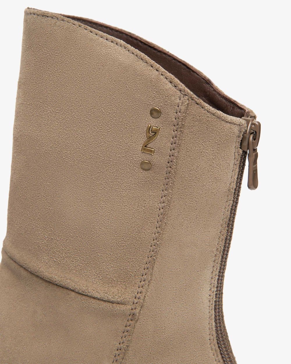 Stivaletti con zip posteriore  I514820d camoscio argilla