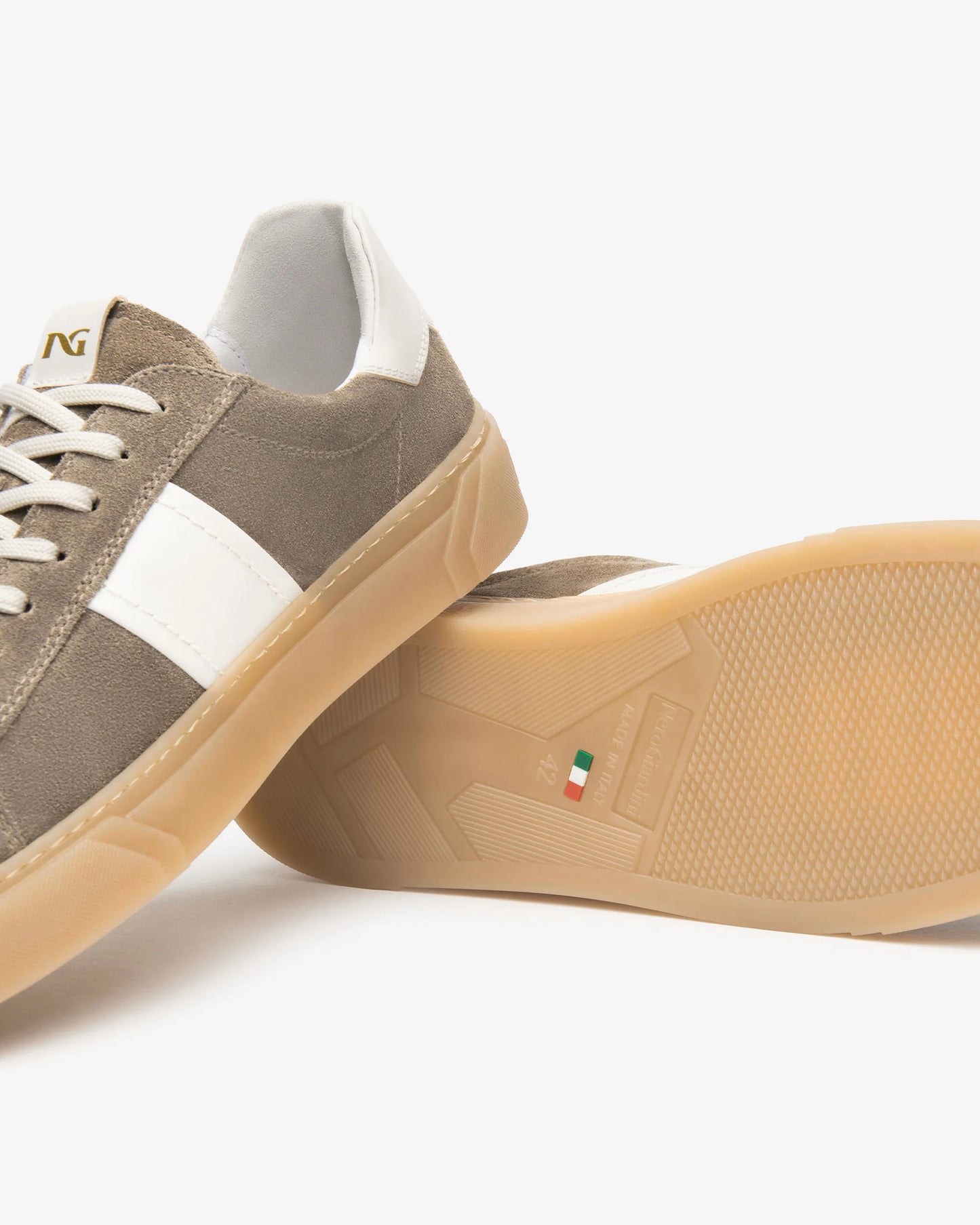 Sneaker in camoscio E500694U Argilla