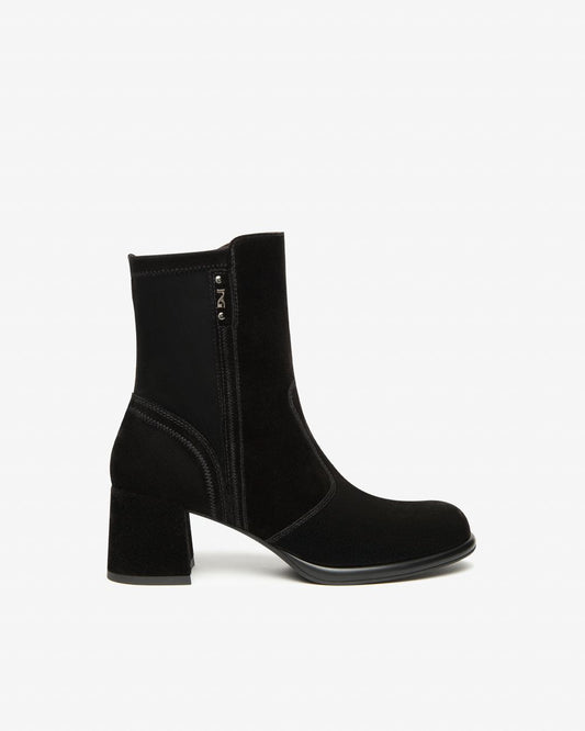 Tronchetto in camoscio nero