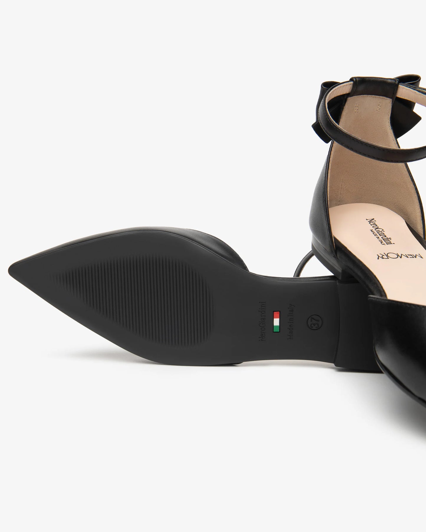 Scarpetta t.10 cinturino e fiocchetto E615542D nero