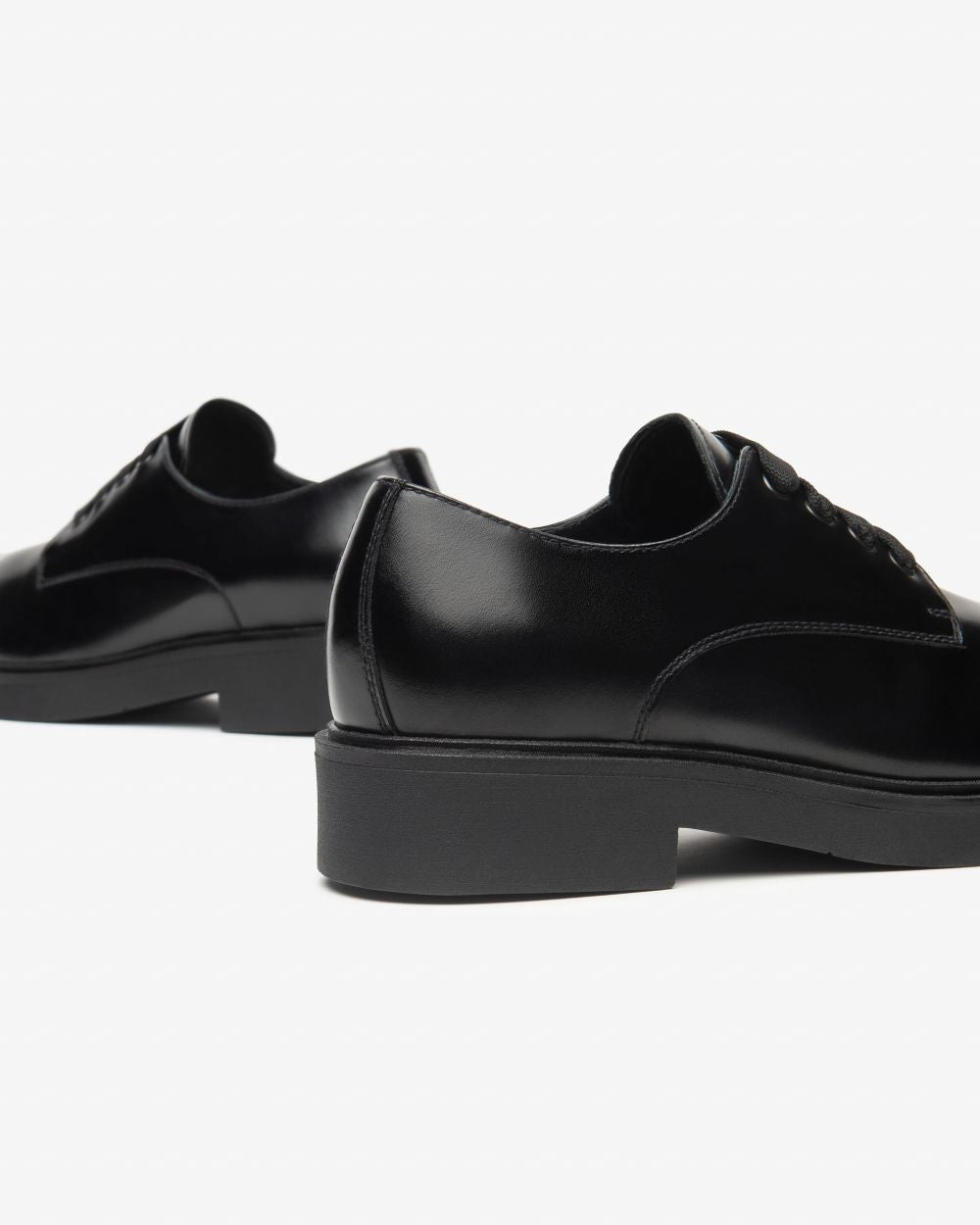 Derby abrasivato nero