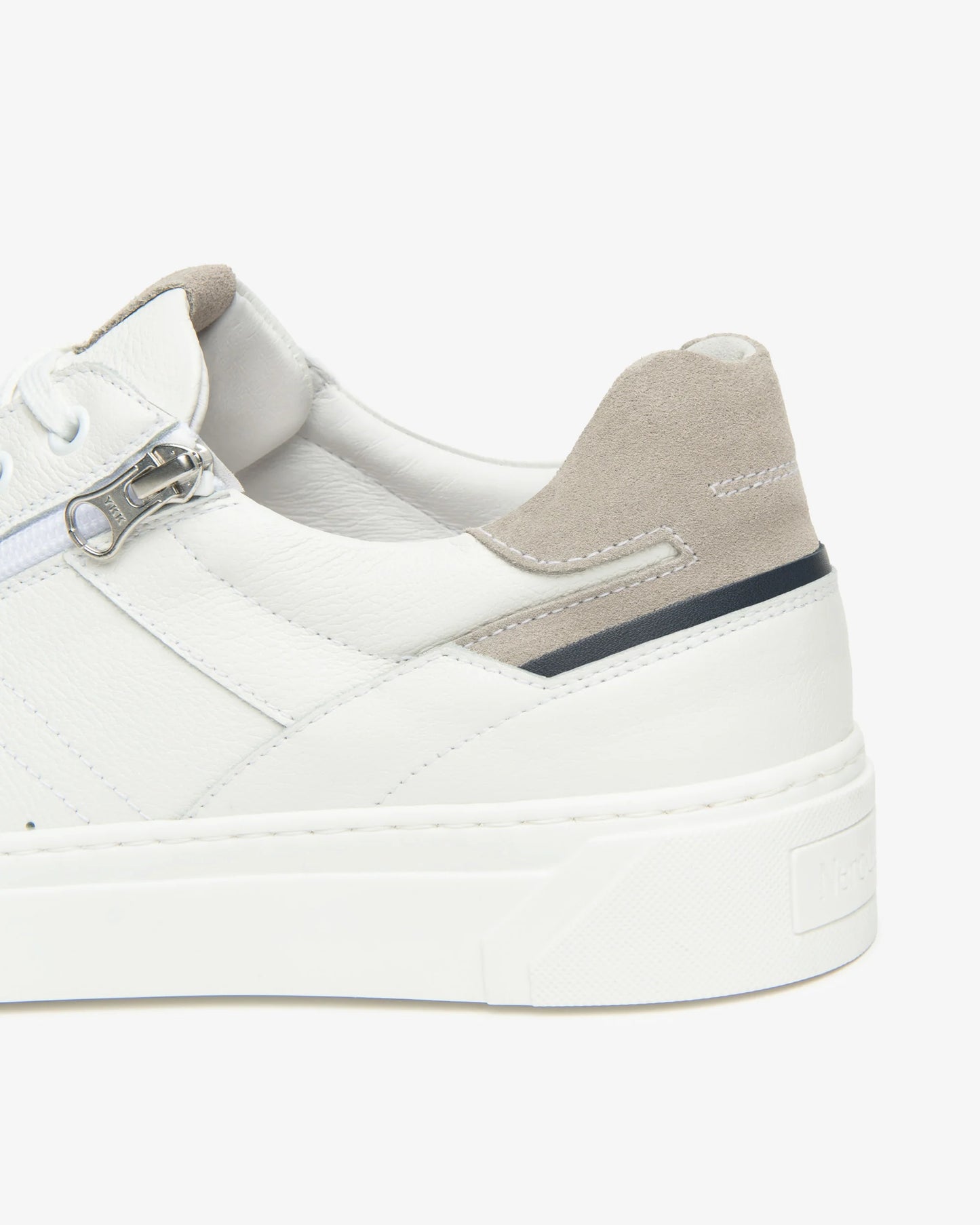 Sneaker in pelle E601130U Bianco