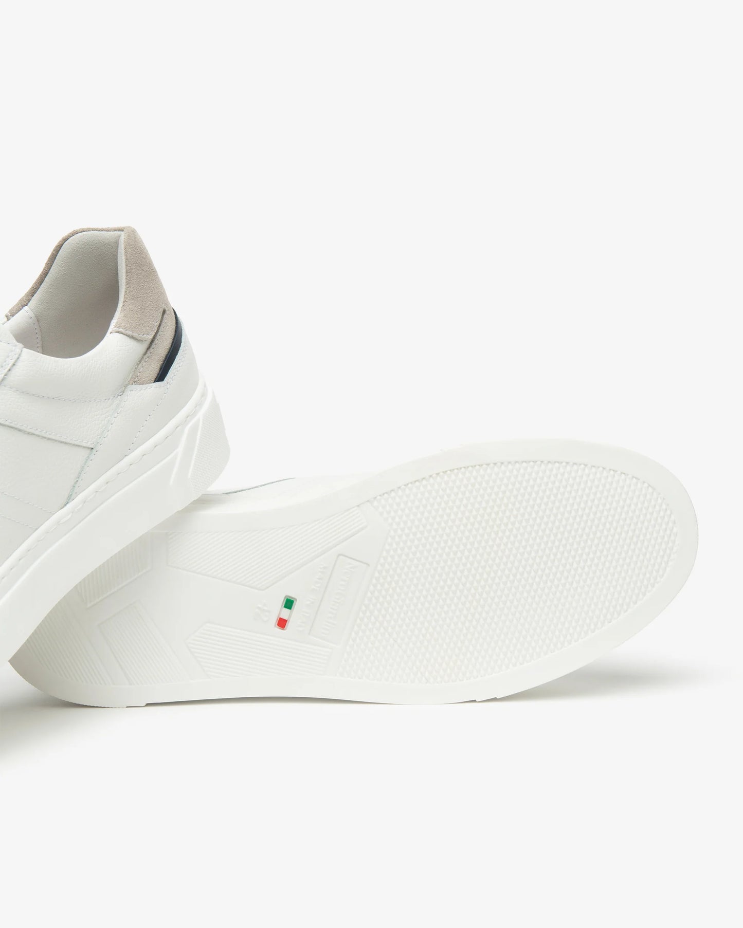 Sneaker in pelle E601130U Bianco