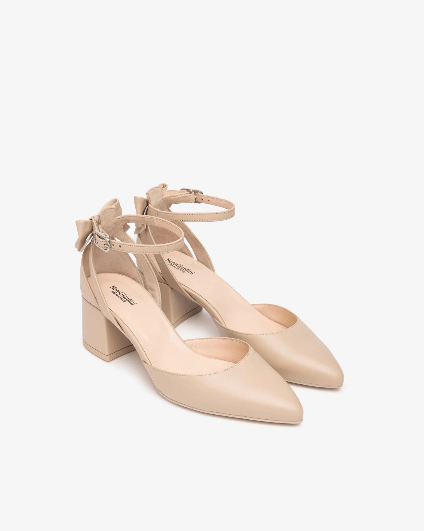 Scarpetta con cinturino e fiocchetto E612350D beige