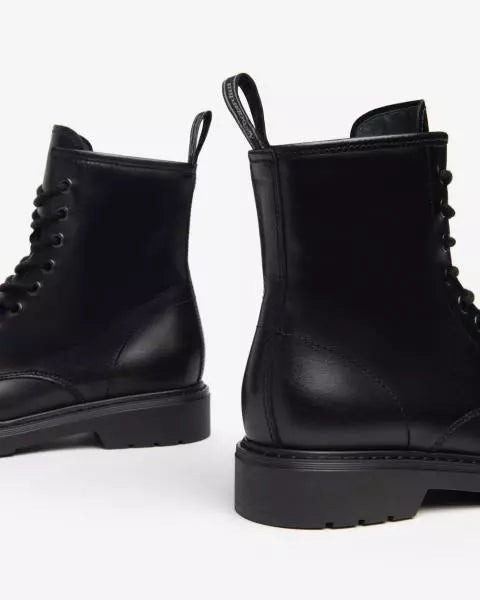 Anfibio in pelle stile DrMartens