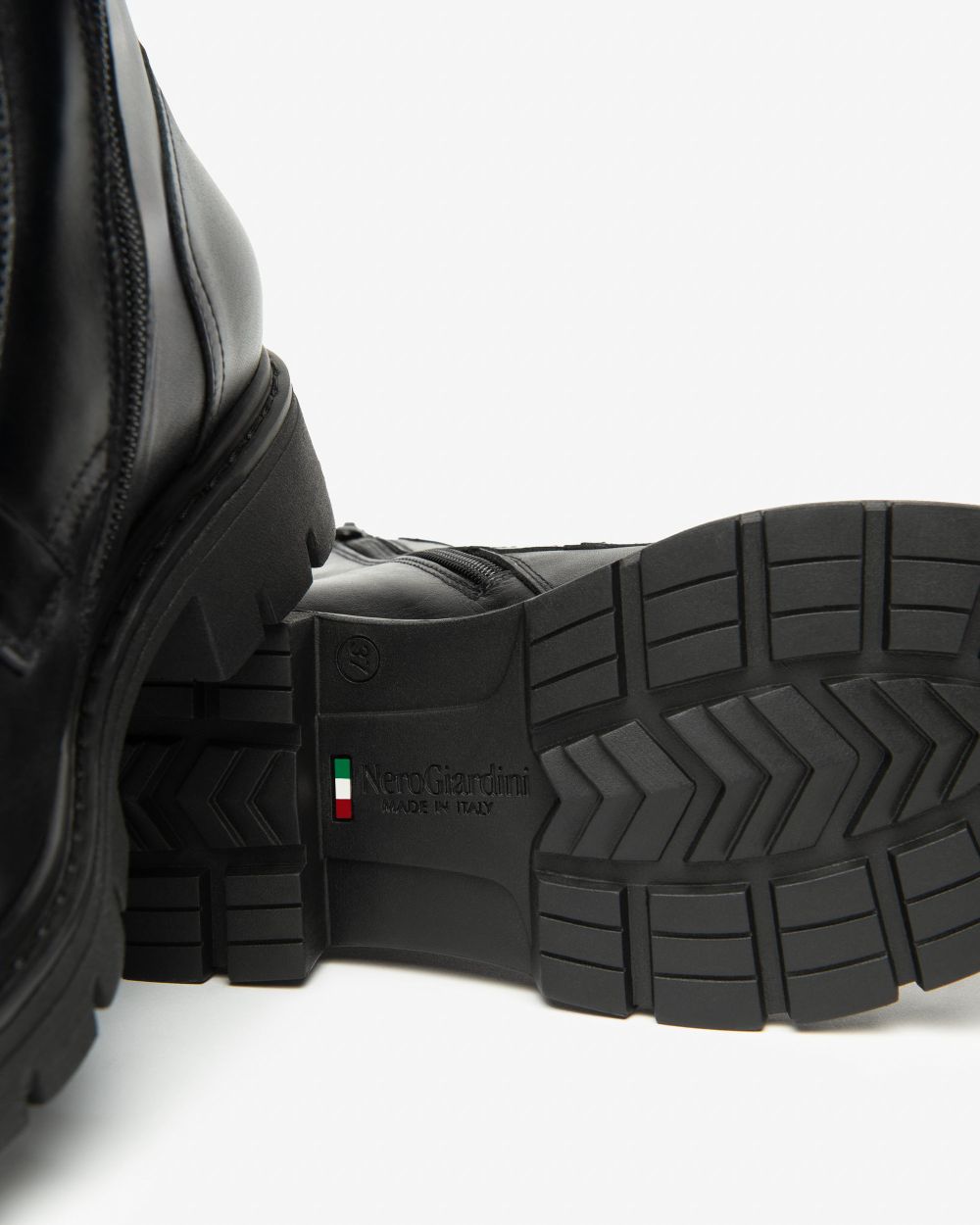 Anfibi con cinturino I514763D Nero