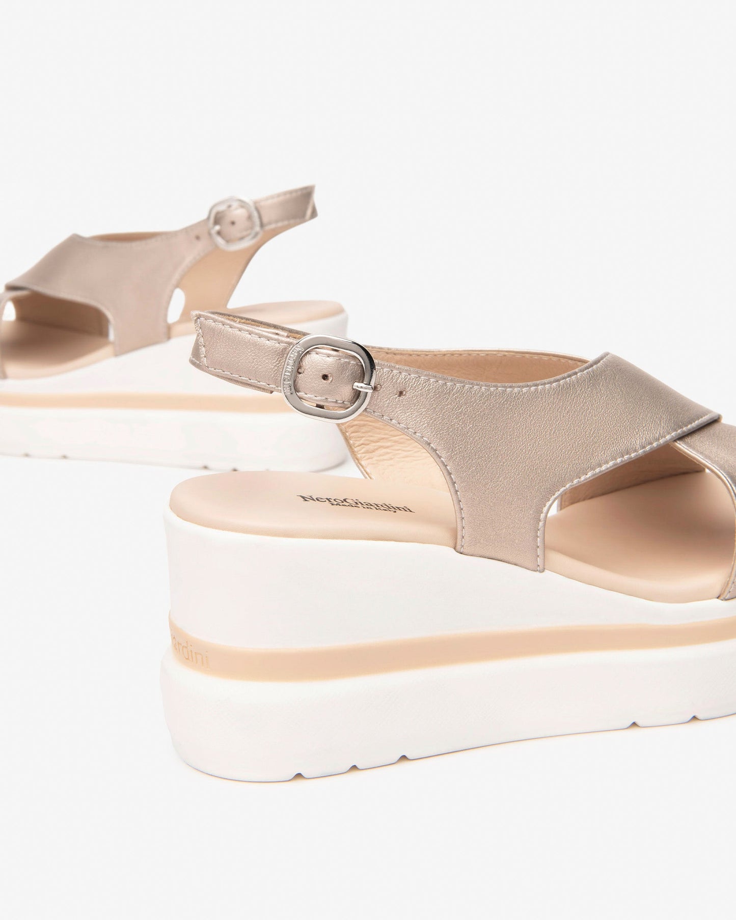 Sandali Zeppa in pelle Platino E513516D