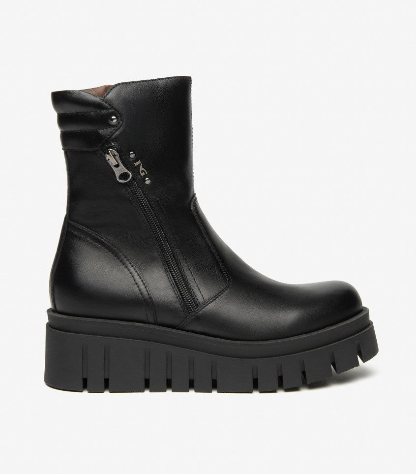 Stivaletti zeppa con zip trasversale Nero I514913D