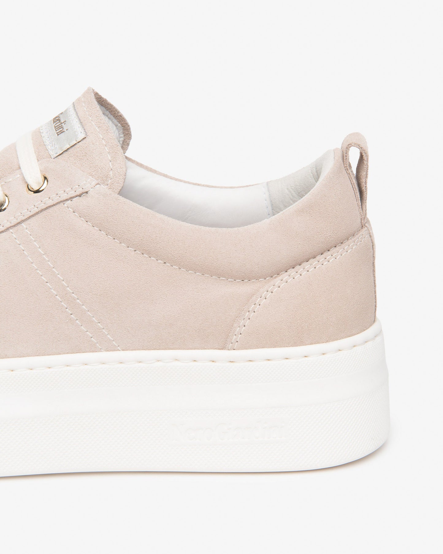 Sneakers in camoscio Beige E615310D