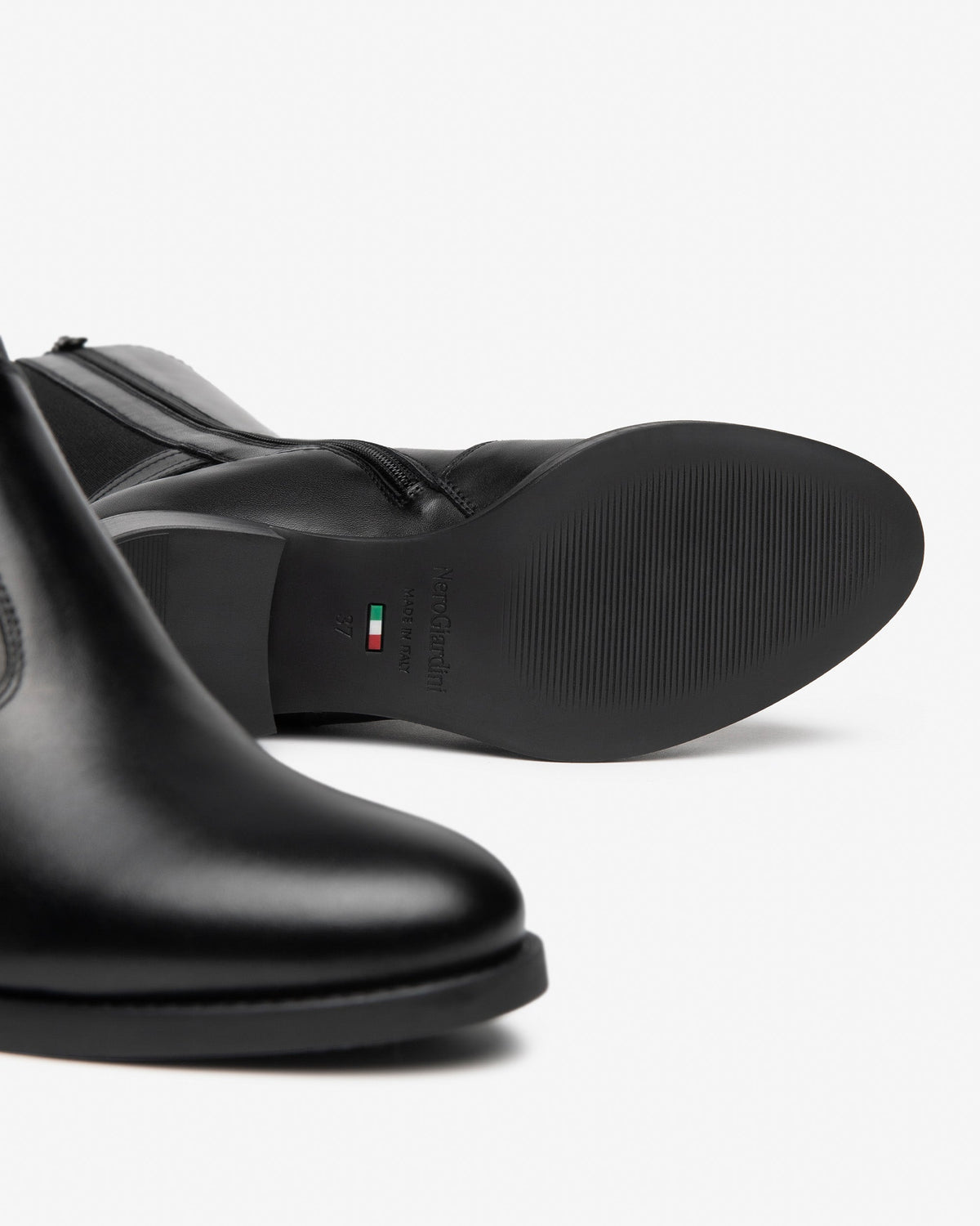 Stivali con elastico pelle nero  I617900D