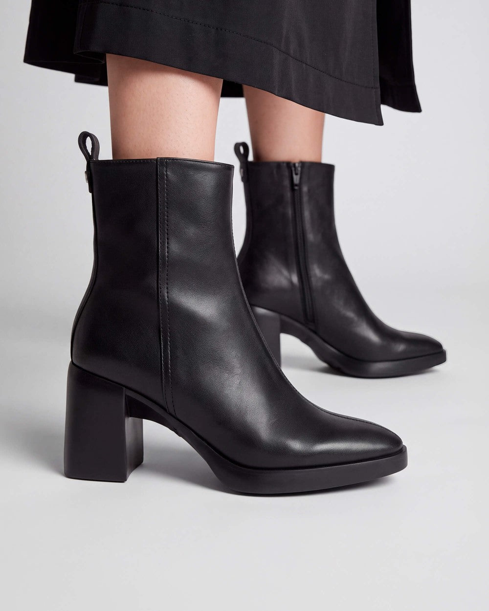 Stivaletti tacco 7 pelle Nero L-1601