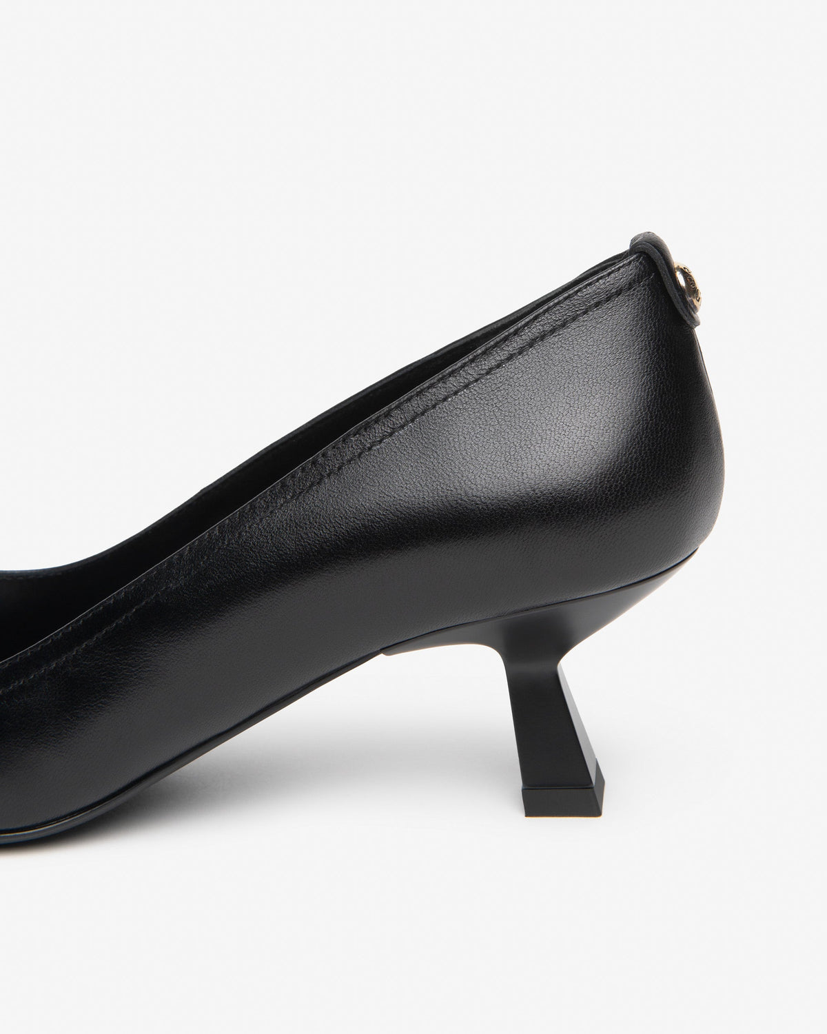 Décolleté in pelle nero I617620D