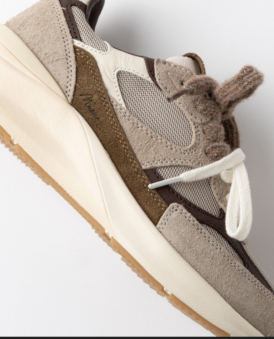 Sneaker in tessuto tecnico e suede Musa taupe