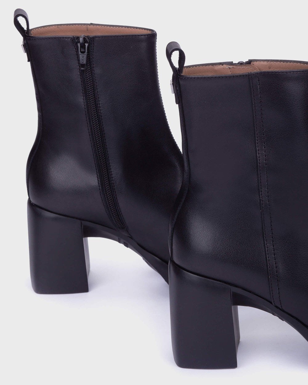 Stivaletti tacco 7 pelle Nero L-1601