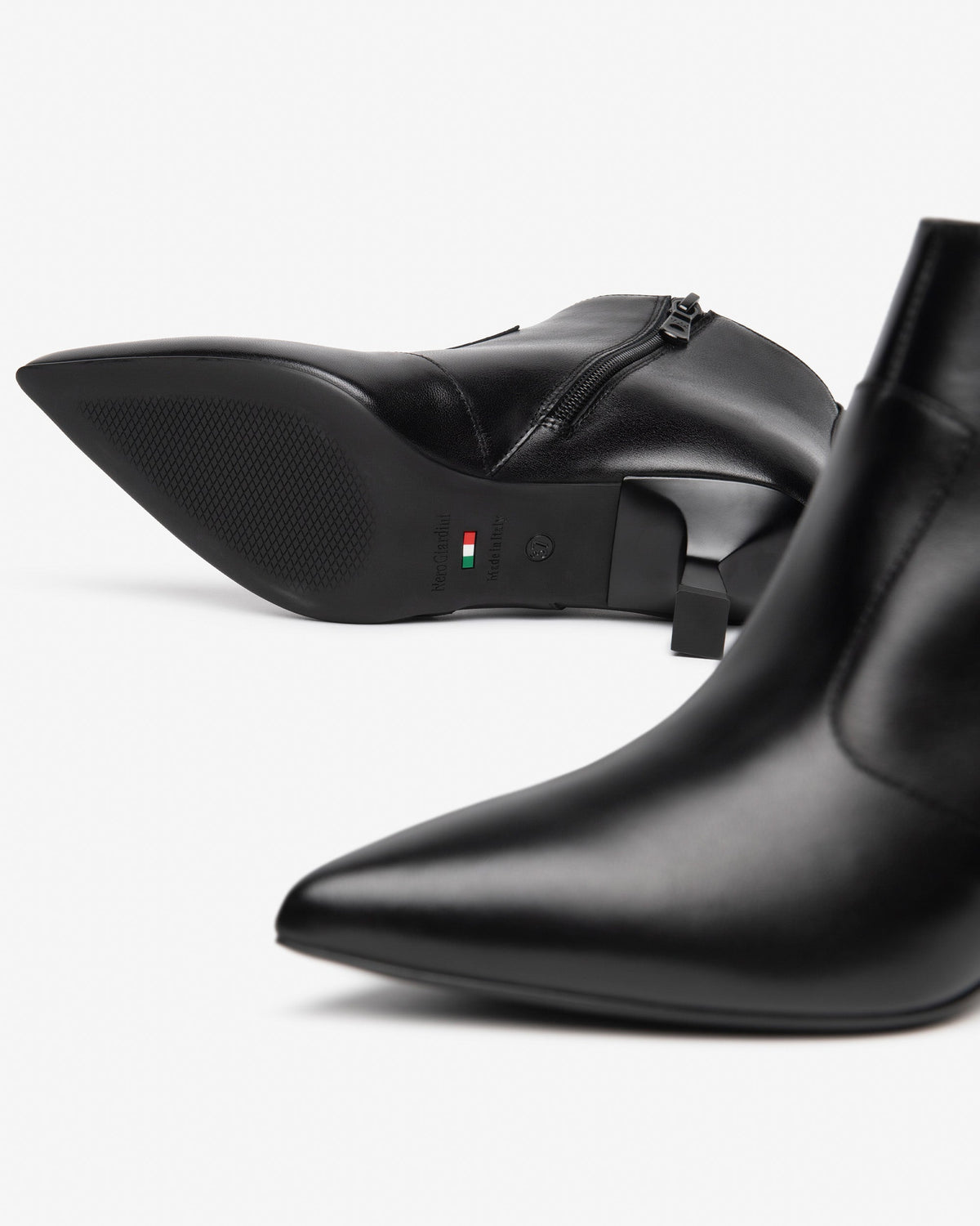 Tronchetti T.Svasato pelle nero I617622D