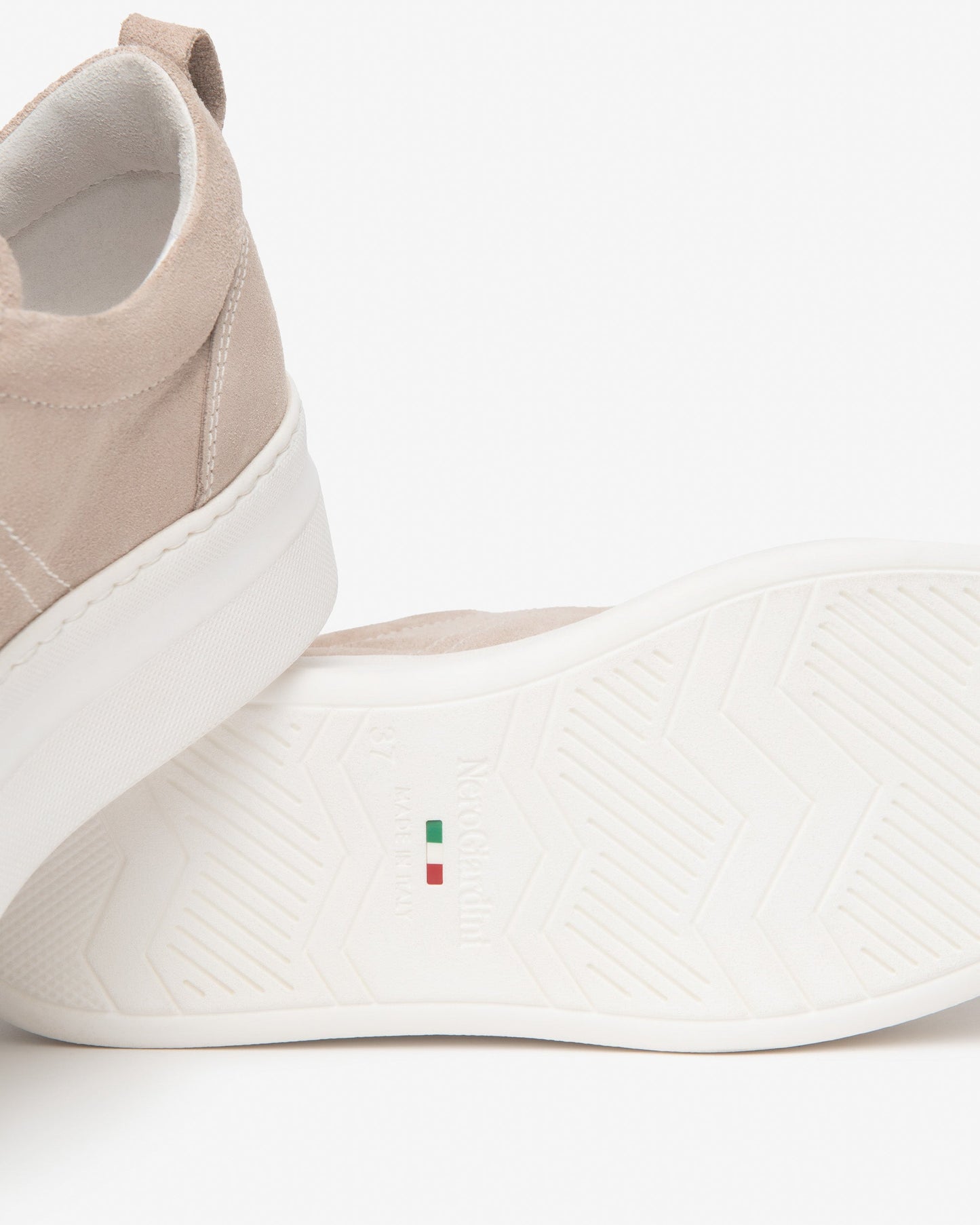 Sneakers in camoscio Beige E615310D