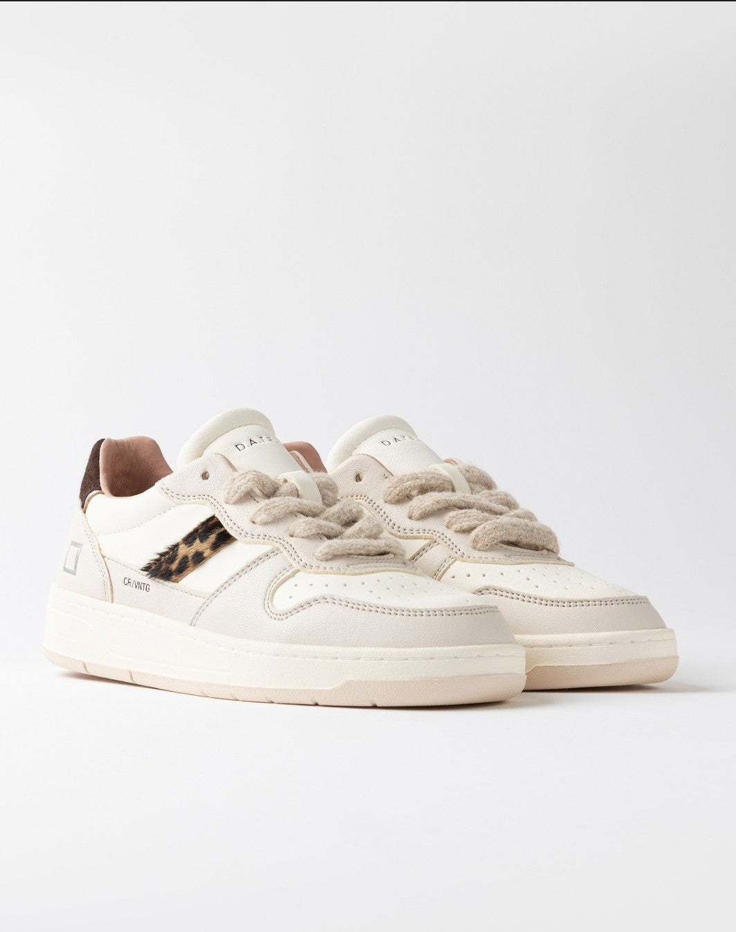 Sneakers bassa in pelle Court 2.0 panna e grigio chiaro