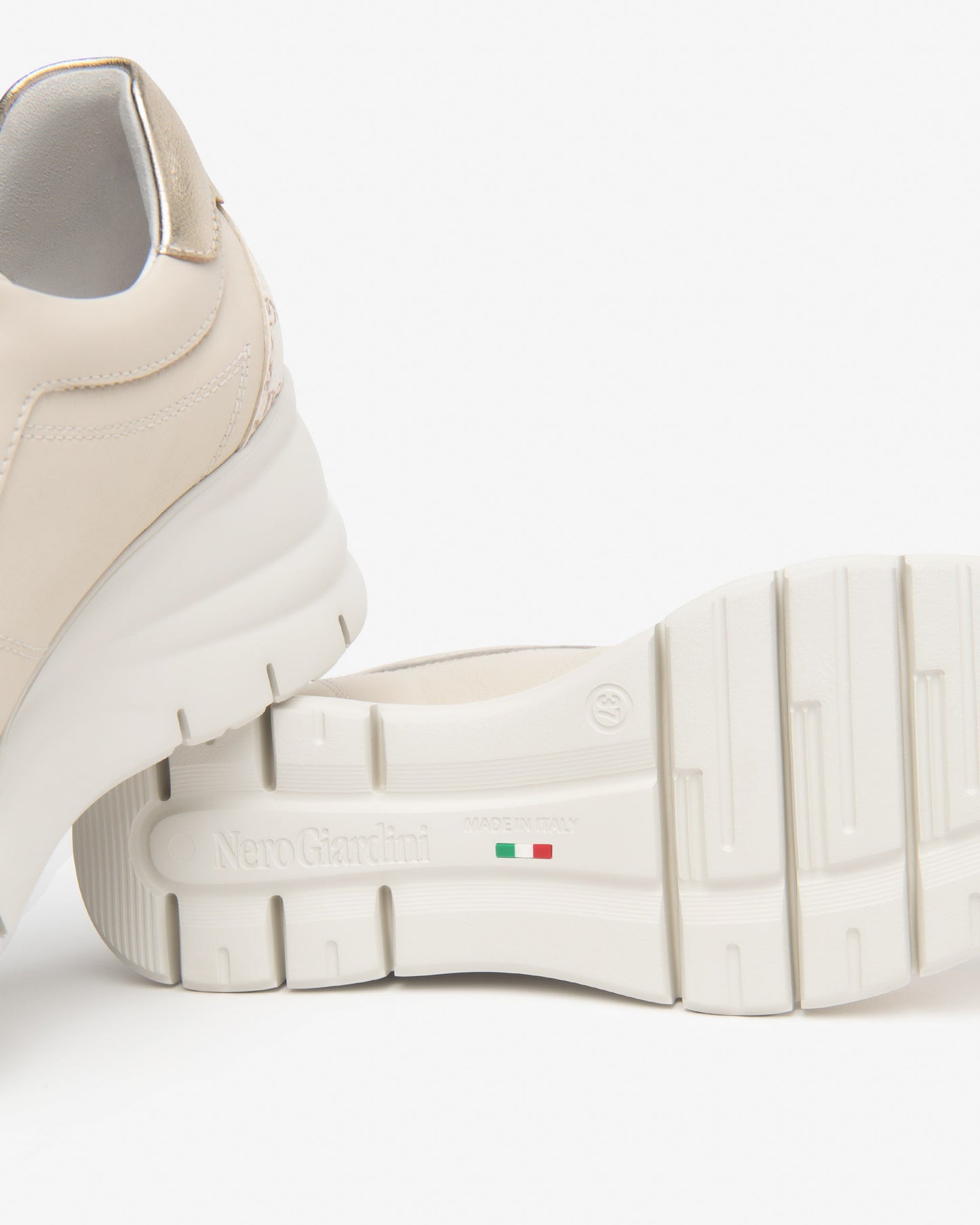 Sneakers in pelle e tessuto tecnico Beige E615221D