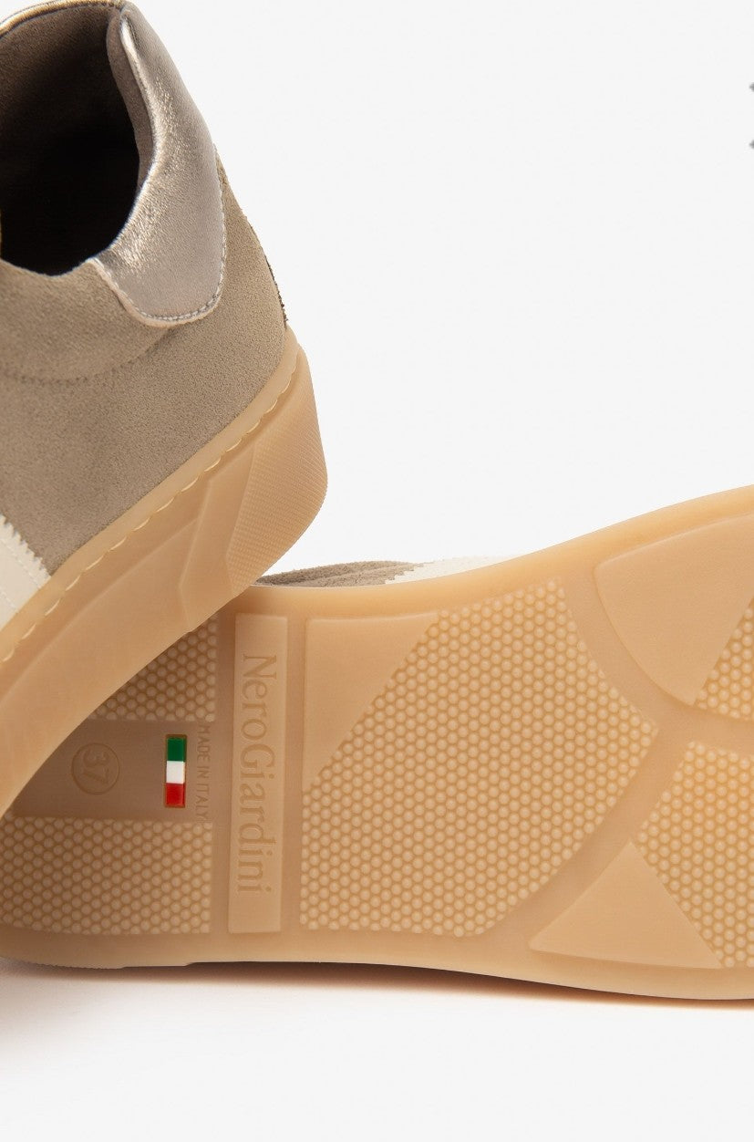 Sneaker camoscio beige