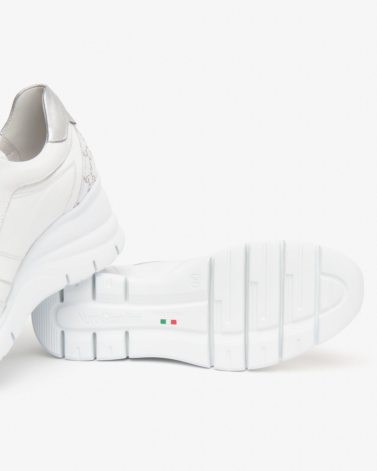 Sneakers in pelle e tessuto tecnico Bianco E615221D