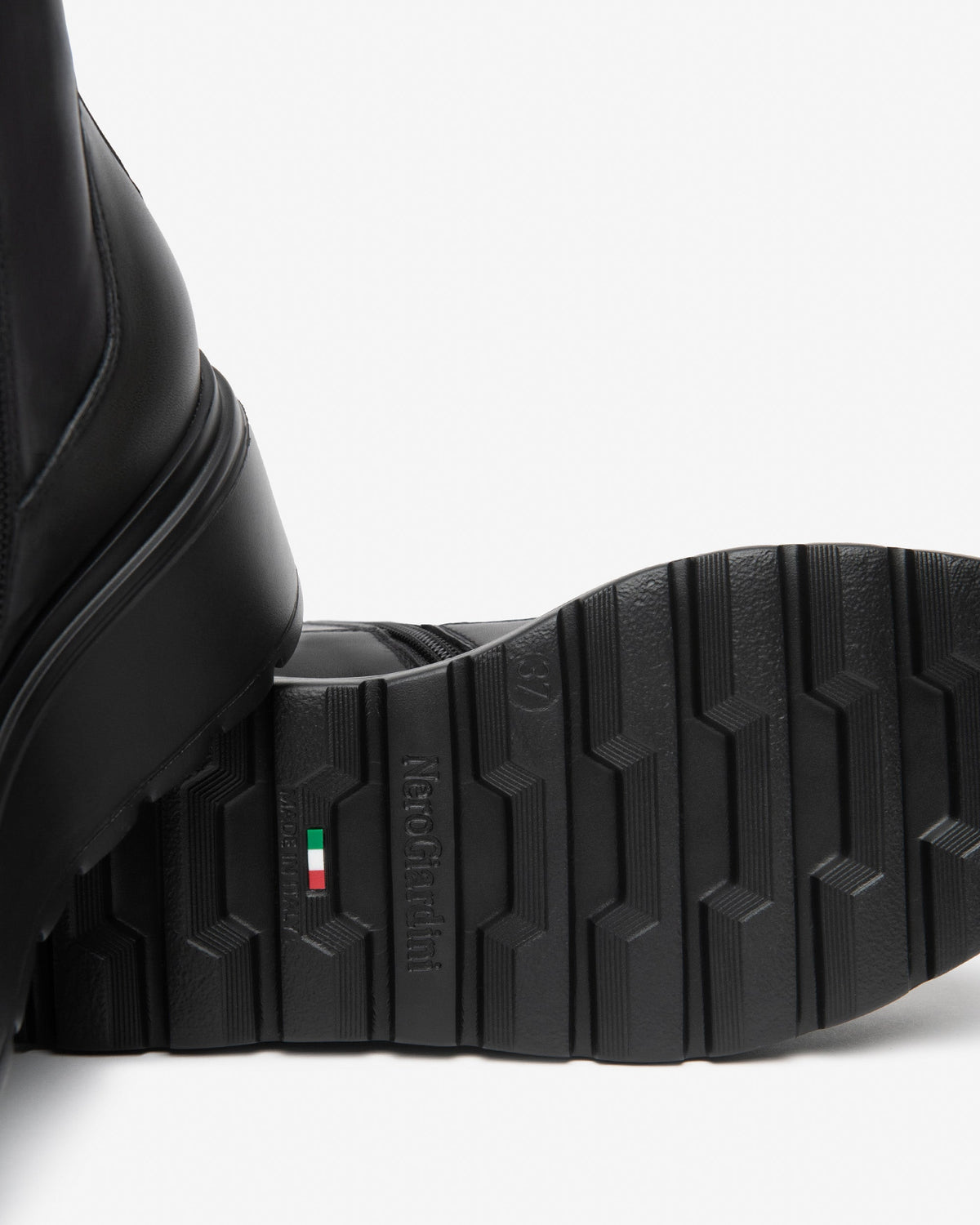 Stivaletti zeppa nero I618110D